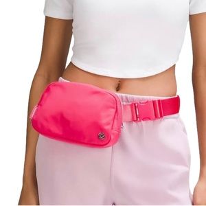 Lululemon Everywhere Belt Bag 1L ~ Lip Gloss 💄